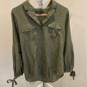 Women’s Banana Republic top (size small)